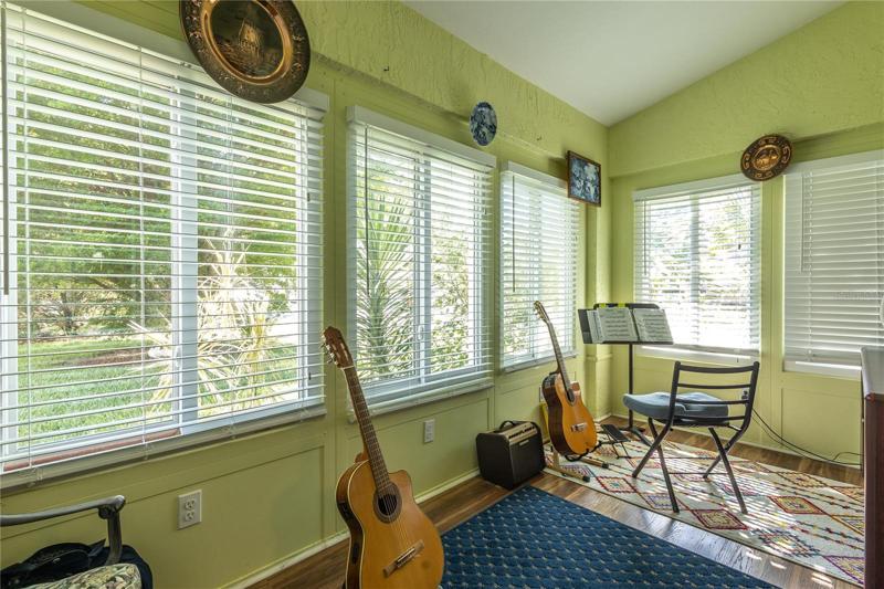 Bonus/sunroom.