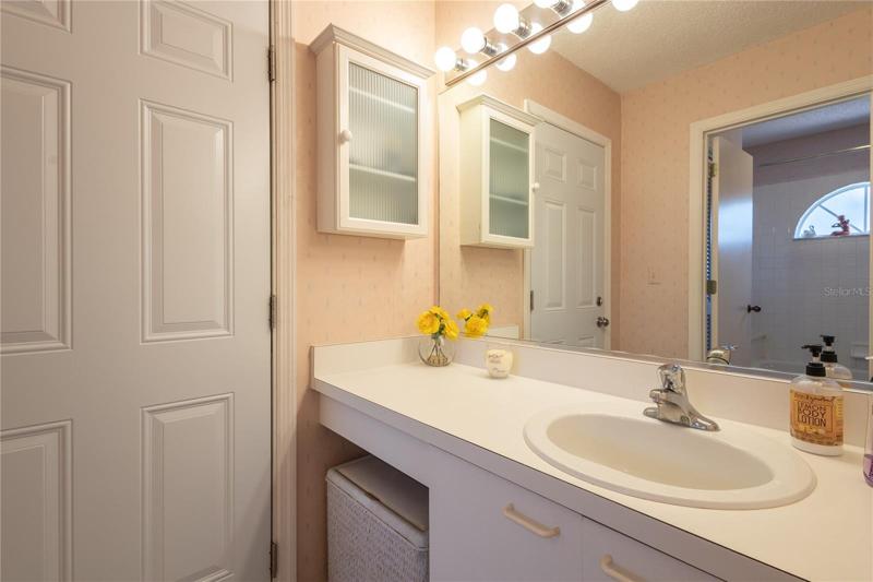 Guest bathroom.