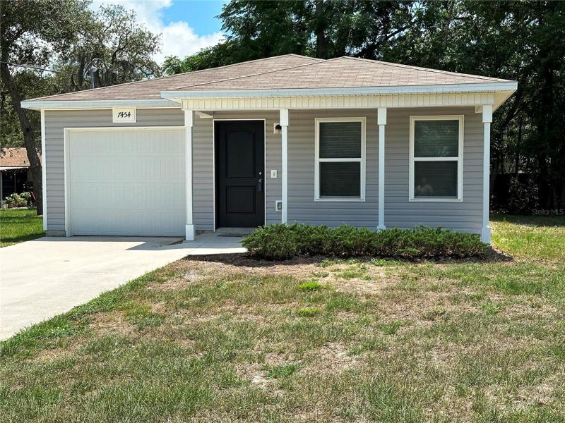 Front with nice porch