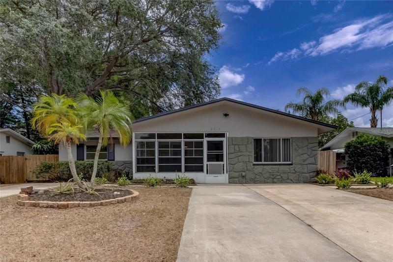 Welcome Home to 2071 Pinehurst Dr. Clearwater FL 33763!