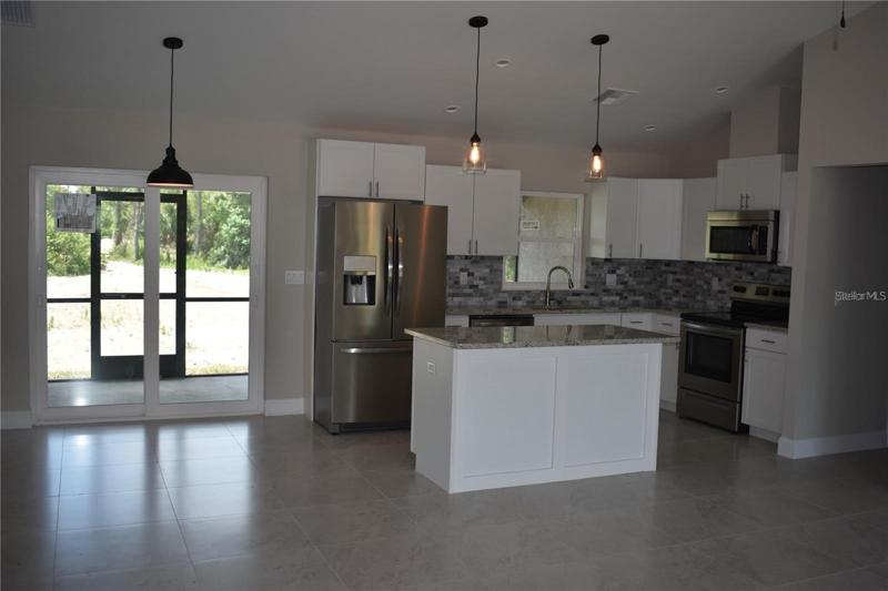 kitchen & dining