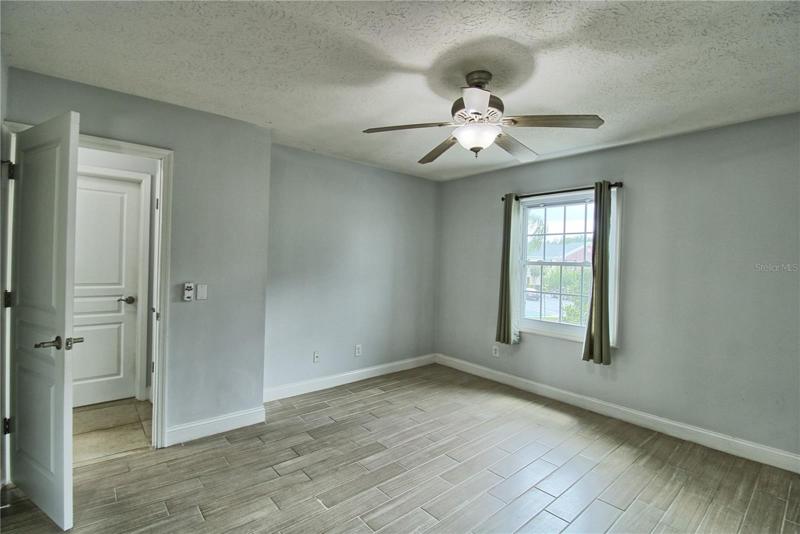Ensuite bathroom and walk in closet