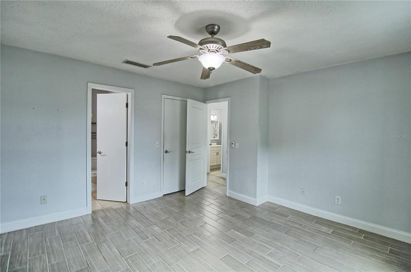 walk in closet