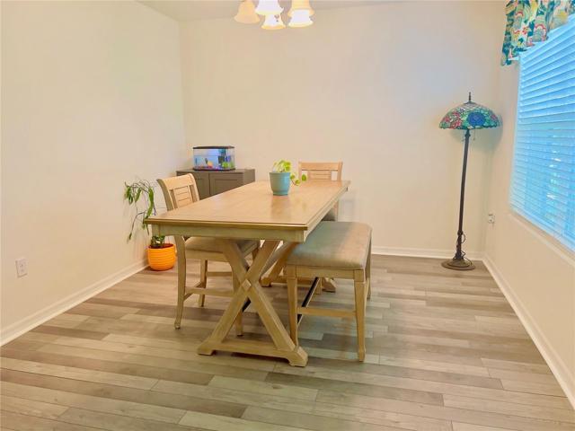 Flex / Dining room