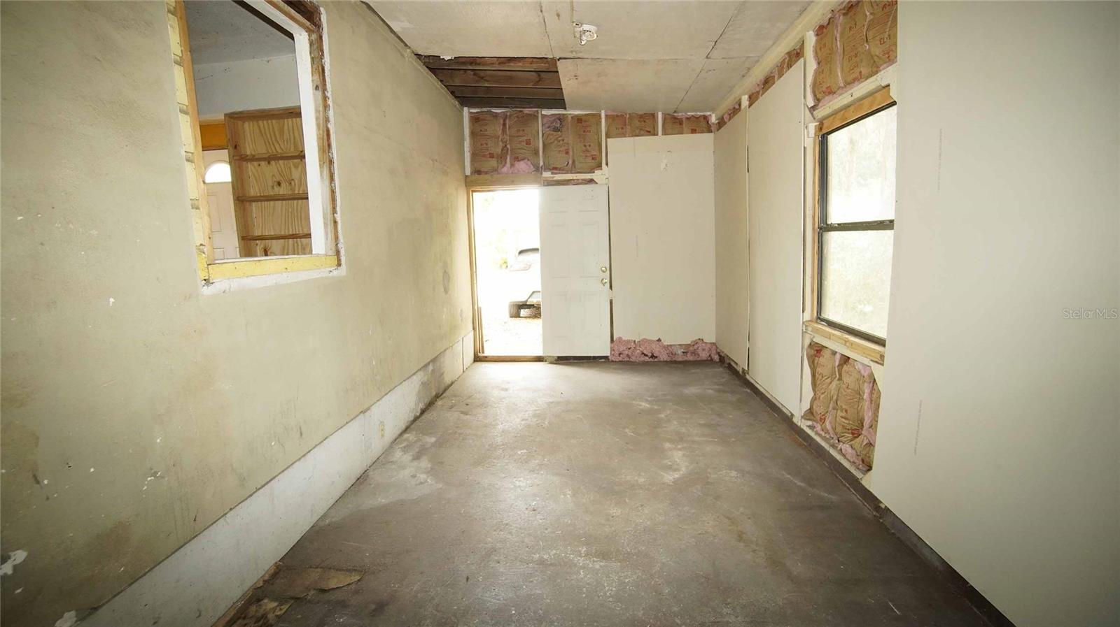 STORAGE ROOM