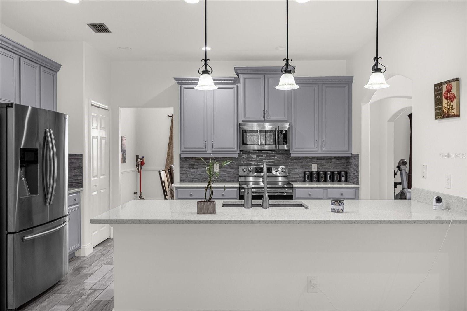 Centralized Kitchen area with Breakfast Bar