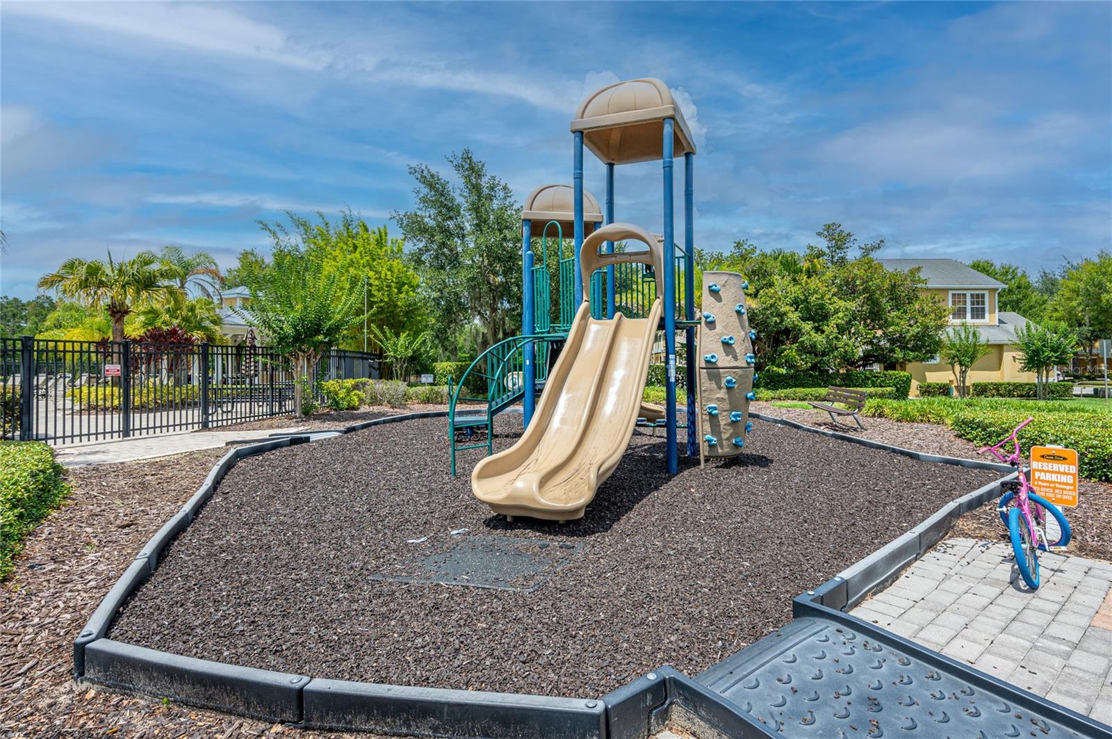Tot lot / playground