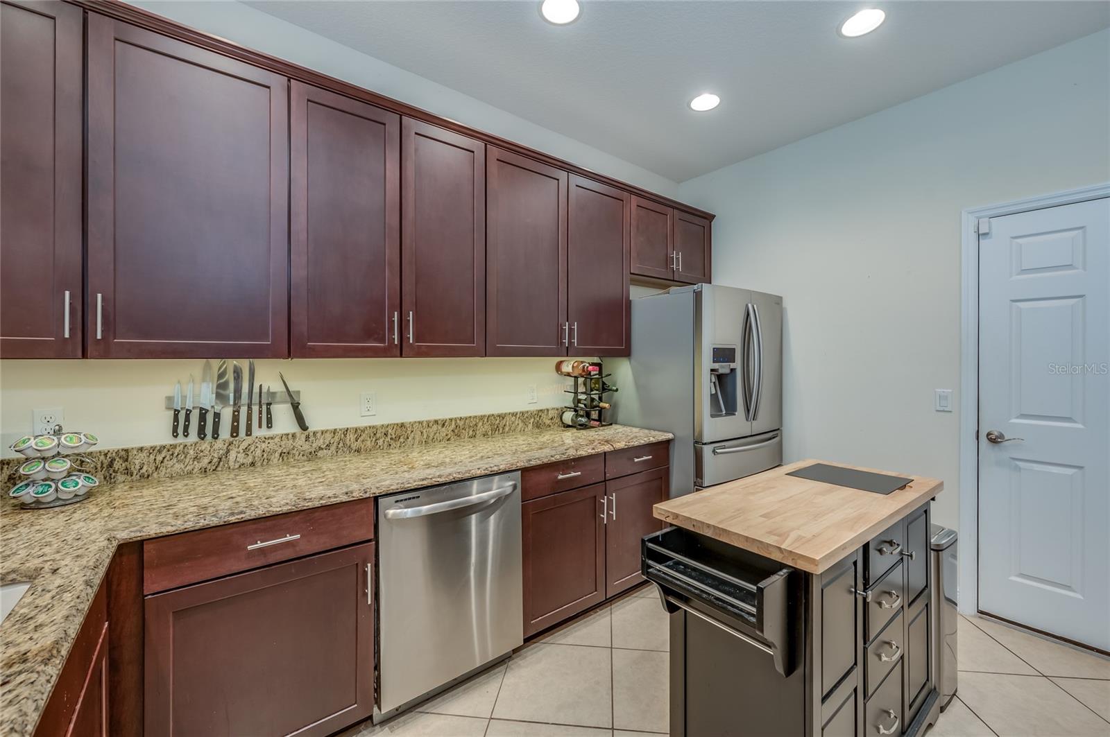 Left side of kitchen