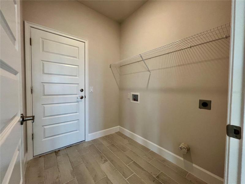 laundry room/garage entry