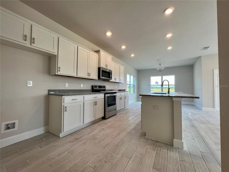 kitchen & dining