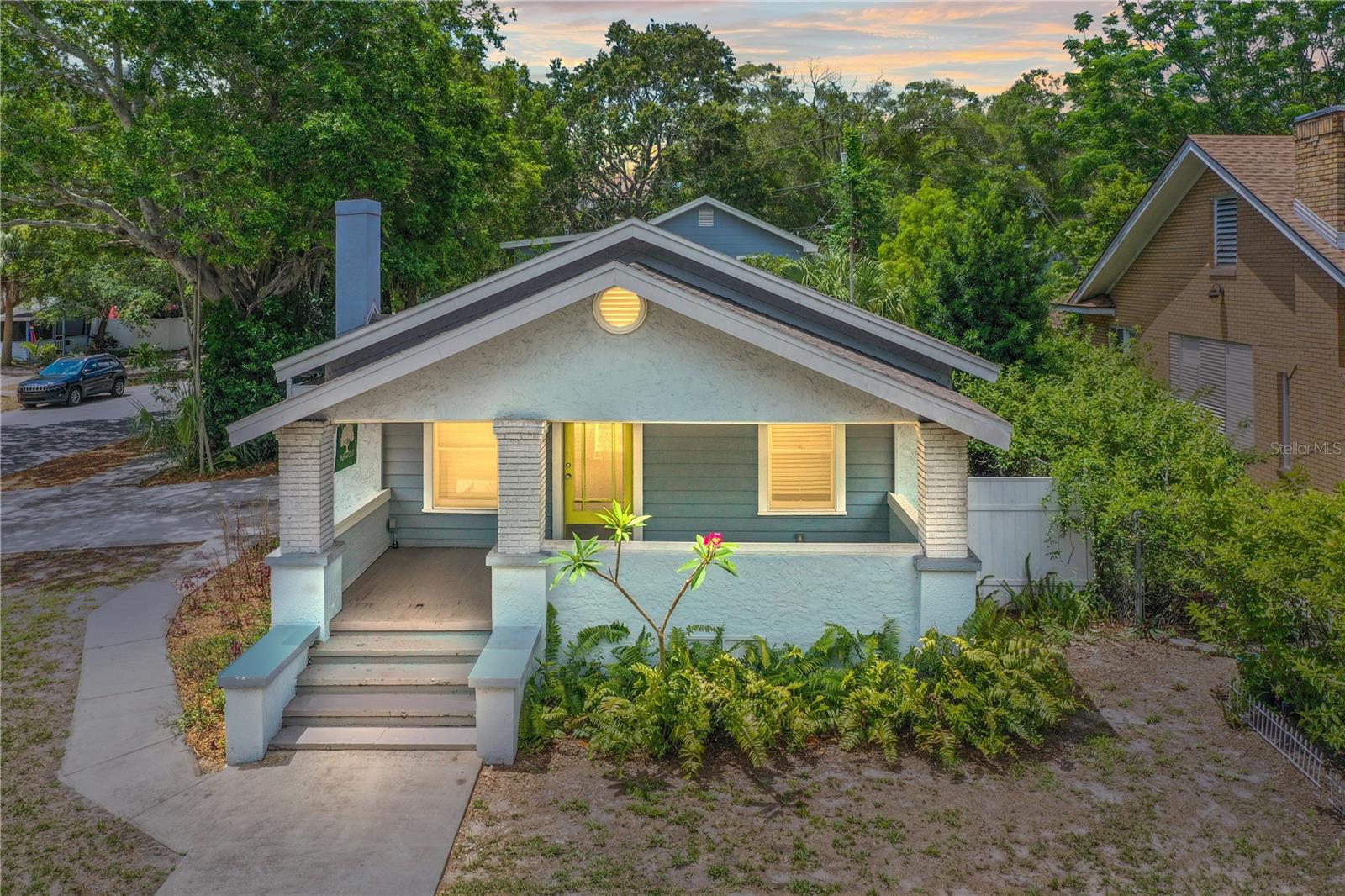 Kenwood has great Pride in the neighborhood and home ownership. This front porch is so great!