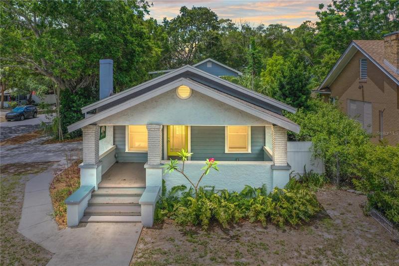 Kenwood has great Pride in the neighborhood and home ownership. This front porch is so great!
