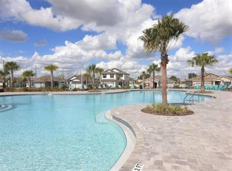 Citrus Isle residents have access to the resort style pool located minutes away