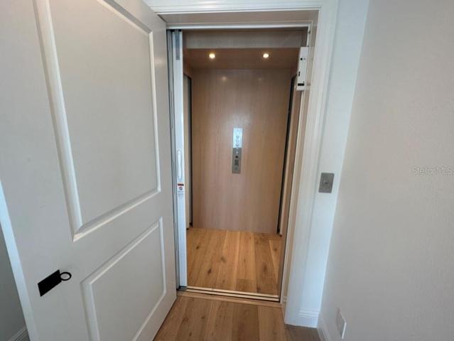 3-way opening elevator to all levels.