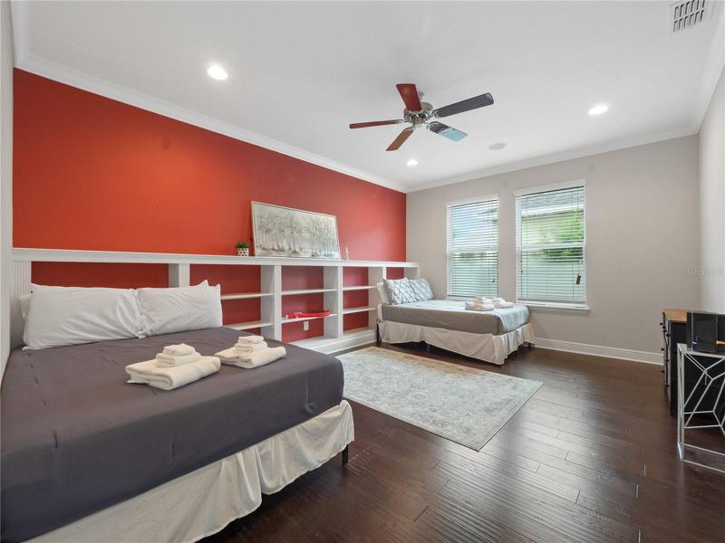Additional Flex Space to the left of entry