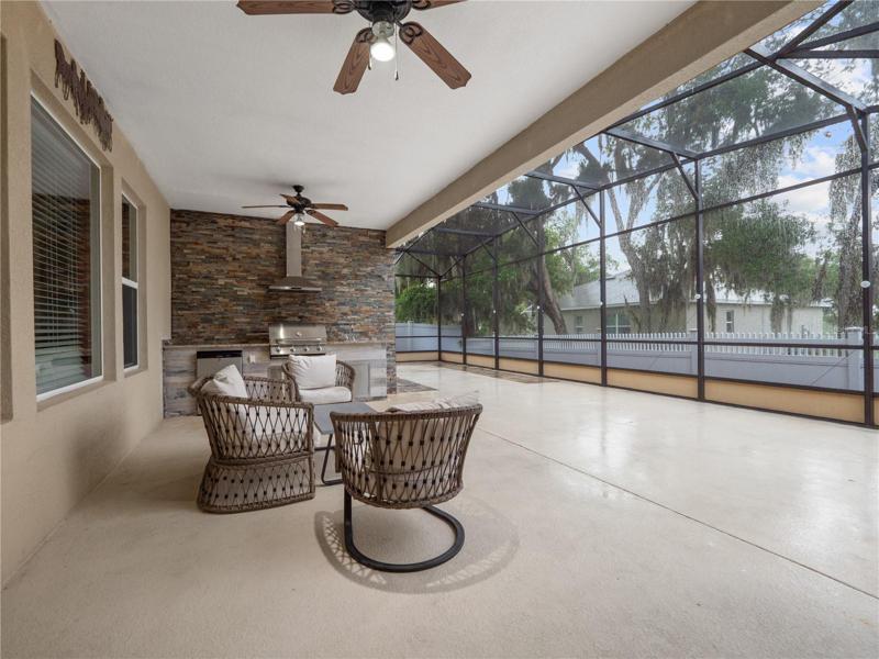 Oversized screened in Patio with Outdoor Kitchen