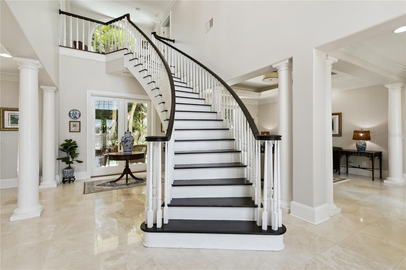 Foyer, entry