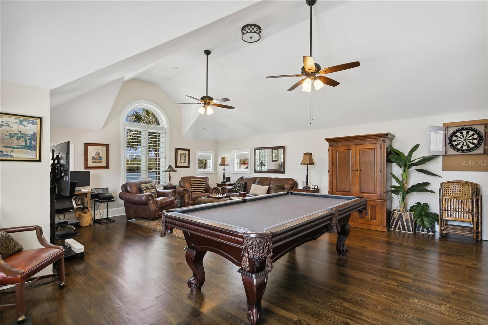 Bonus/Game room