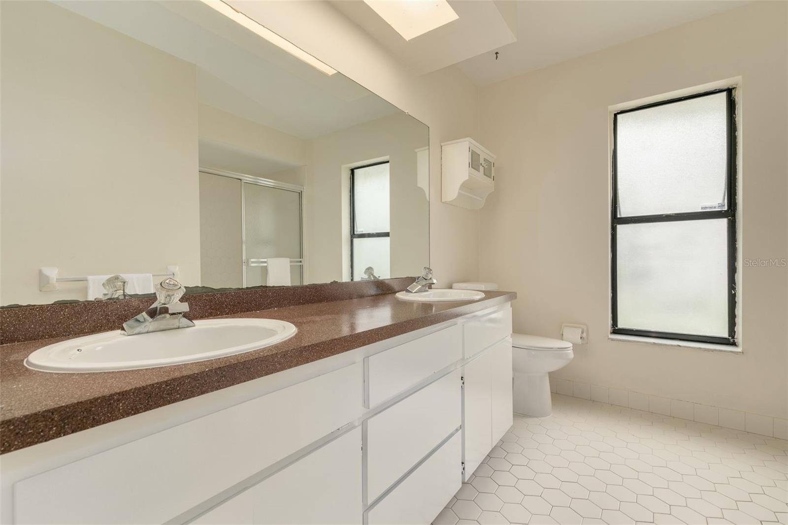 Hall bath #2