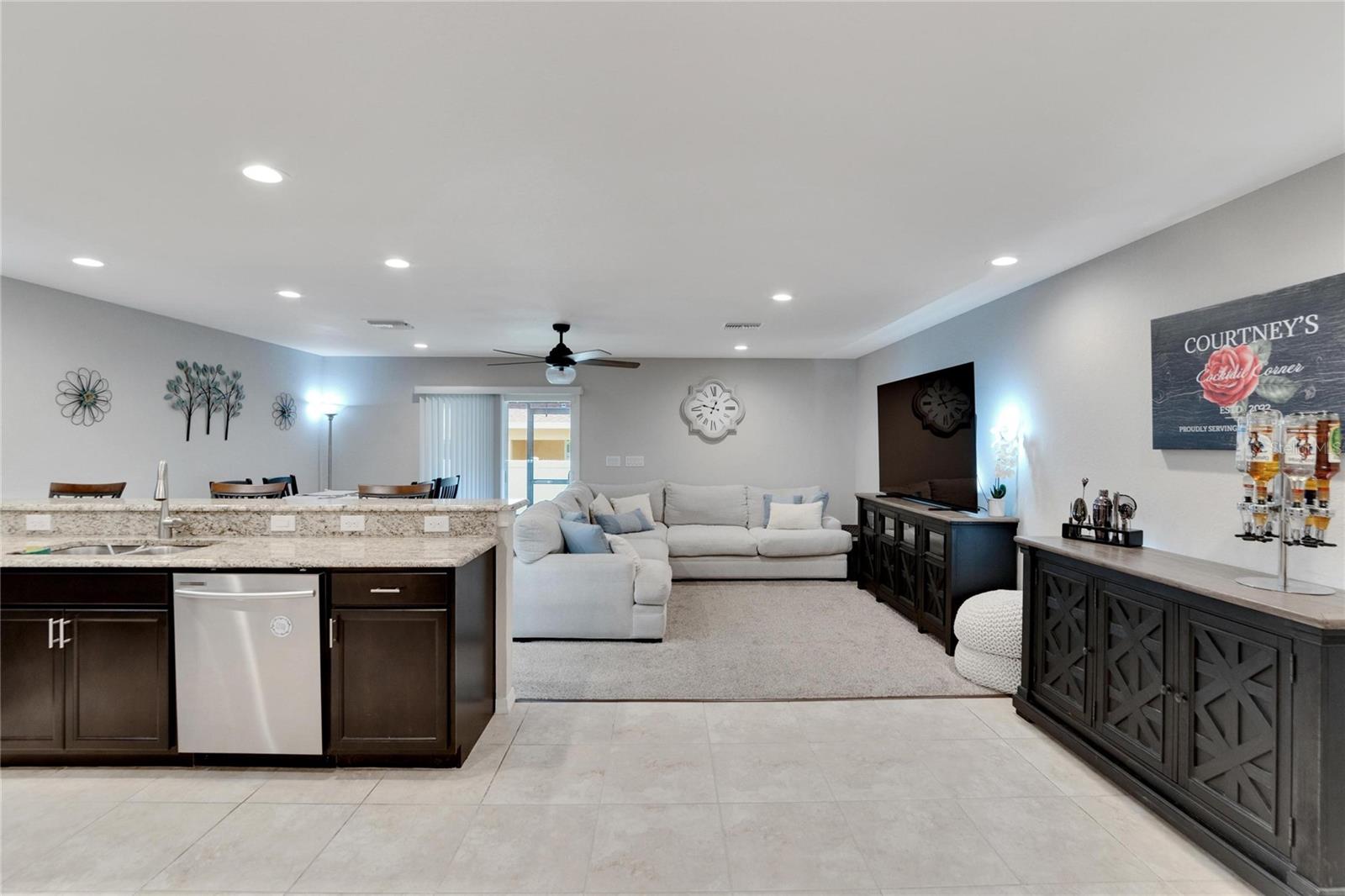 Kitchen/Living Area
