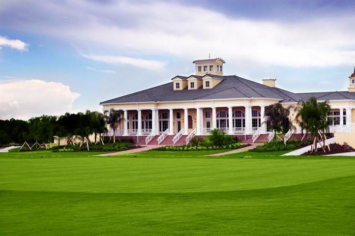 Clubhouse and restaurant