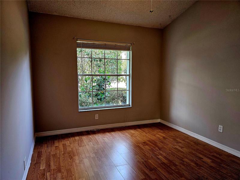 Front bedroom 2