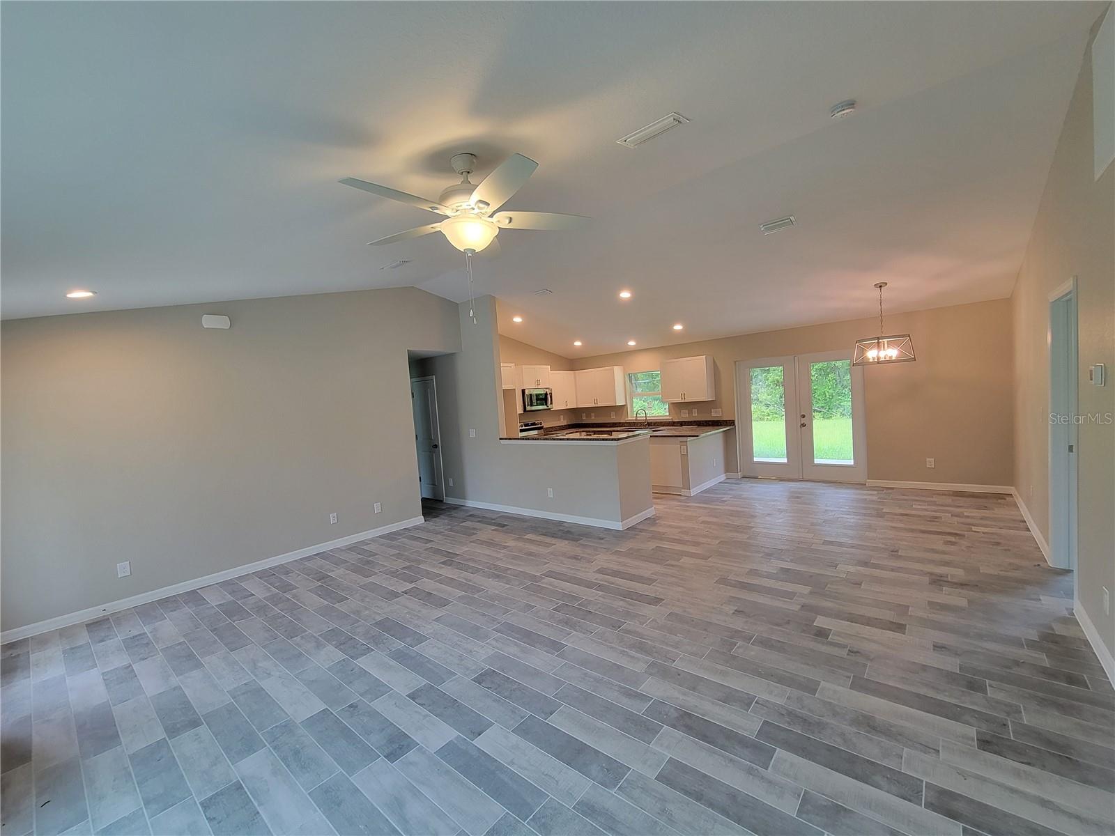 This is a photo of another complete Sunshine 3 home built by the same builder. Materials and features subject to change, buyer to verify.