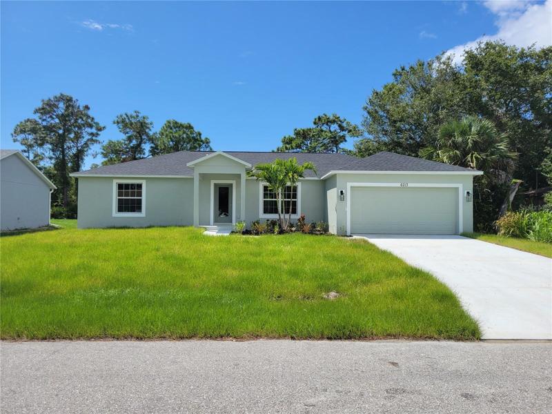 This is a photo of another complete Sunshine 3 home built by the same builder. Materials and features subject to change, buyer to verify.