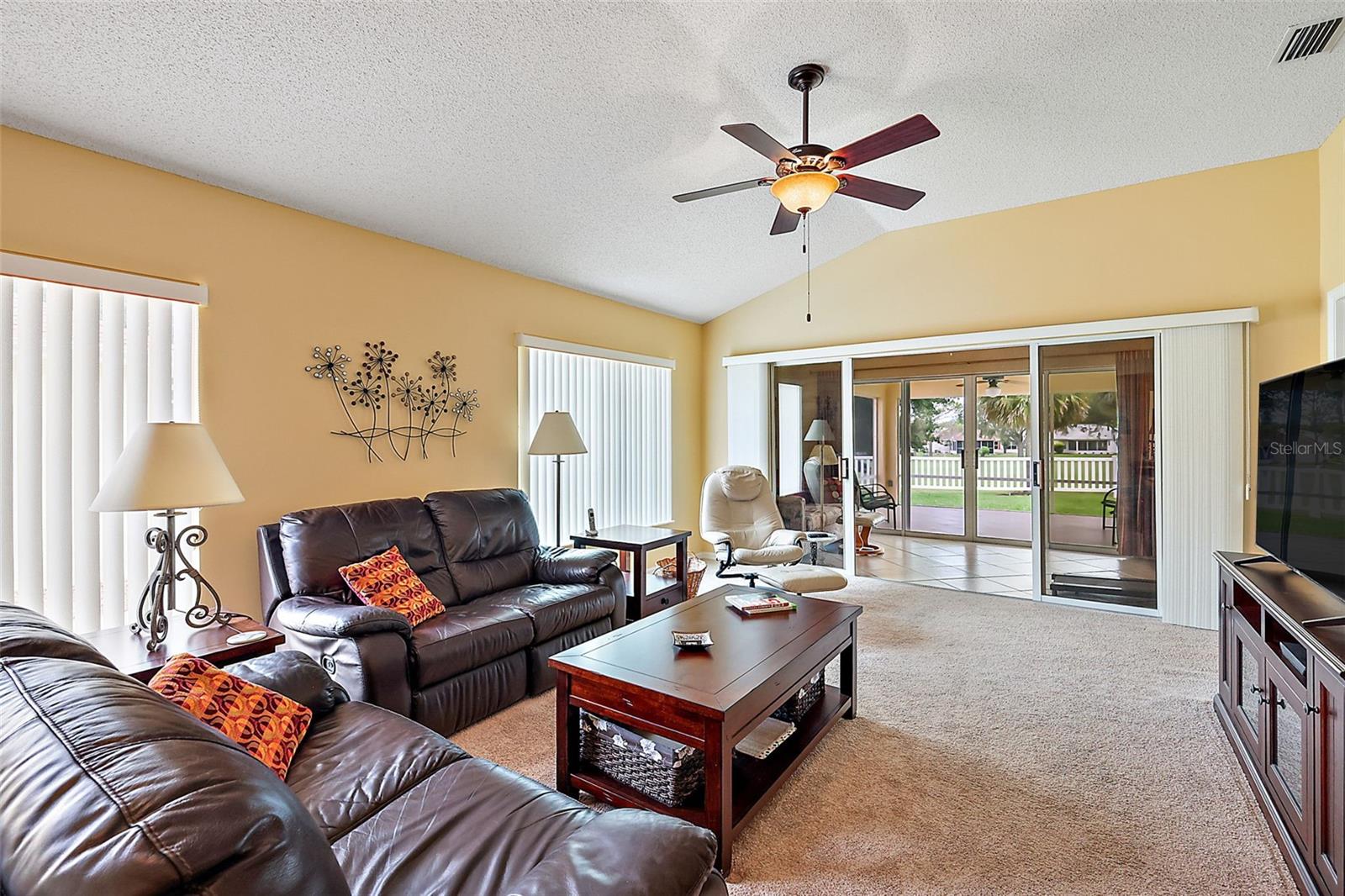 Living area w/vaulted ceiling