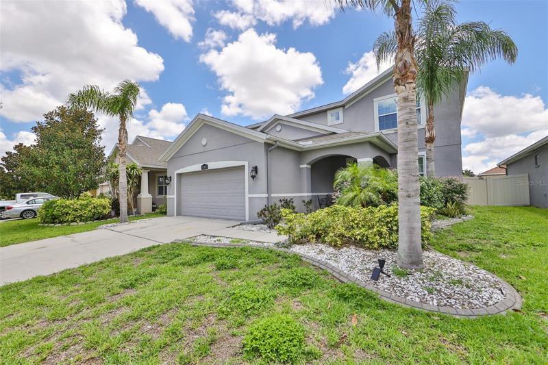 4 BEDROOMS & 3 BATHROOMS