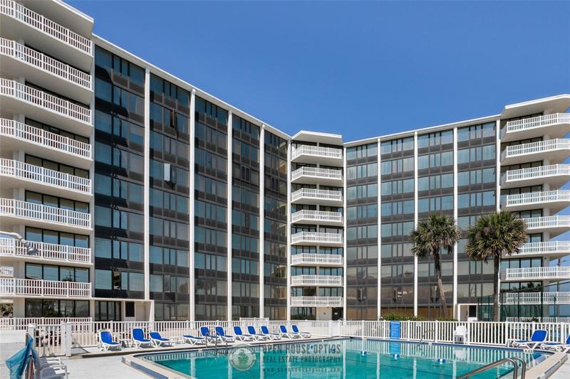 The Nautilus Condo Community. 5th floor living at its best.  Peaceful and secure.