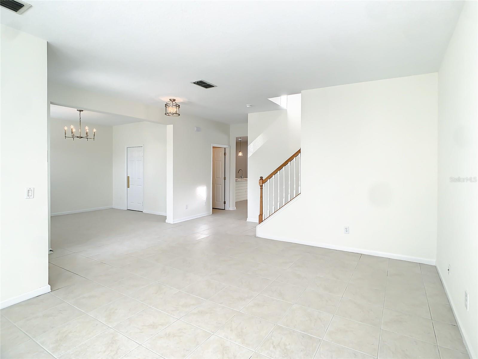 Living Room/Flex Space