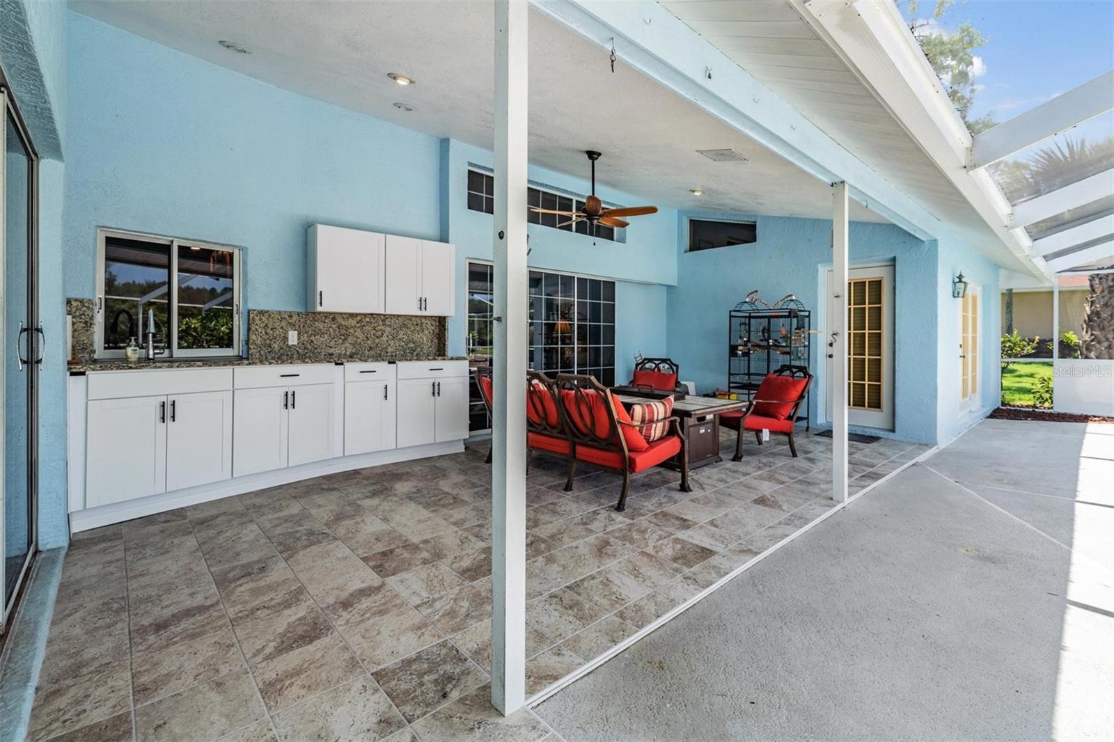 Lanai & Outdoor kitchen