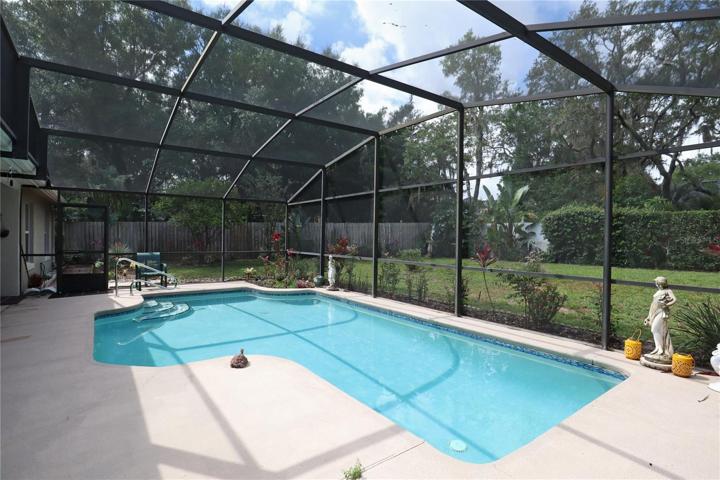 Screened Pool & Pool Deck