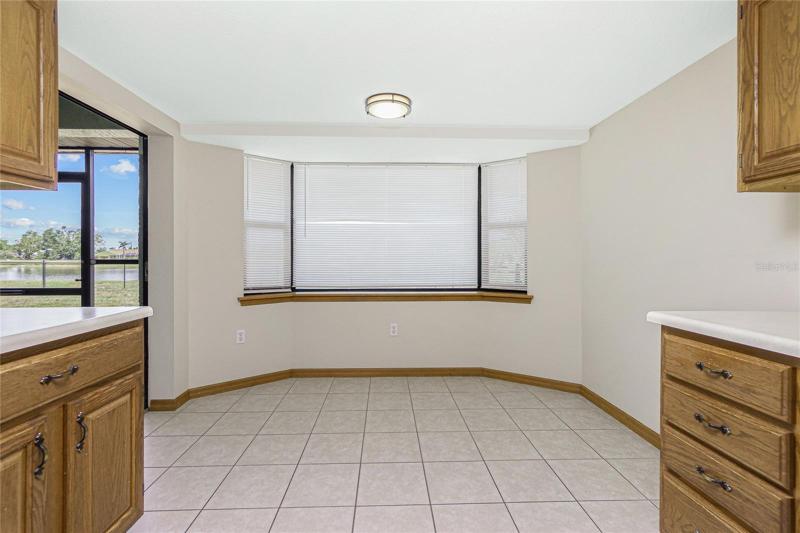 Eating space in kitchen