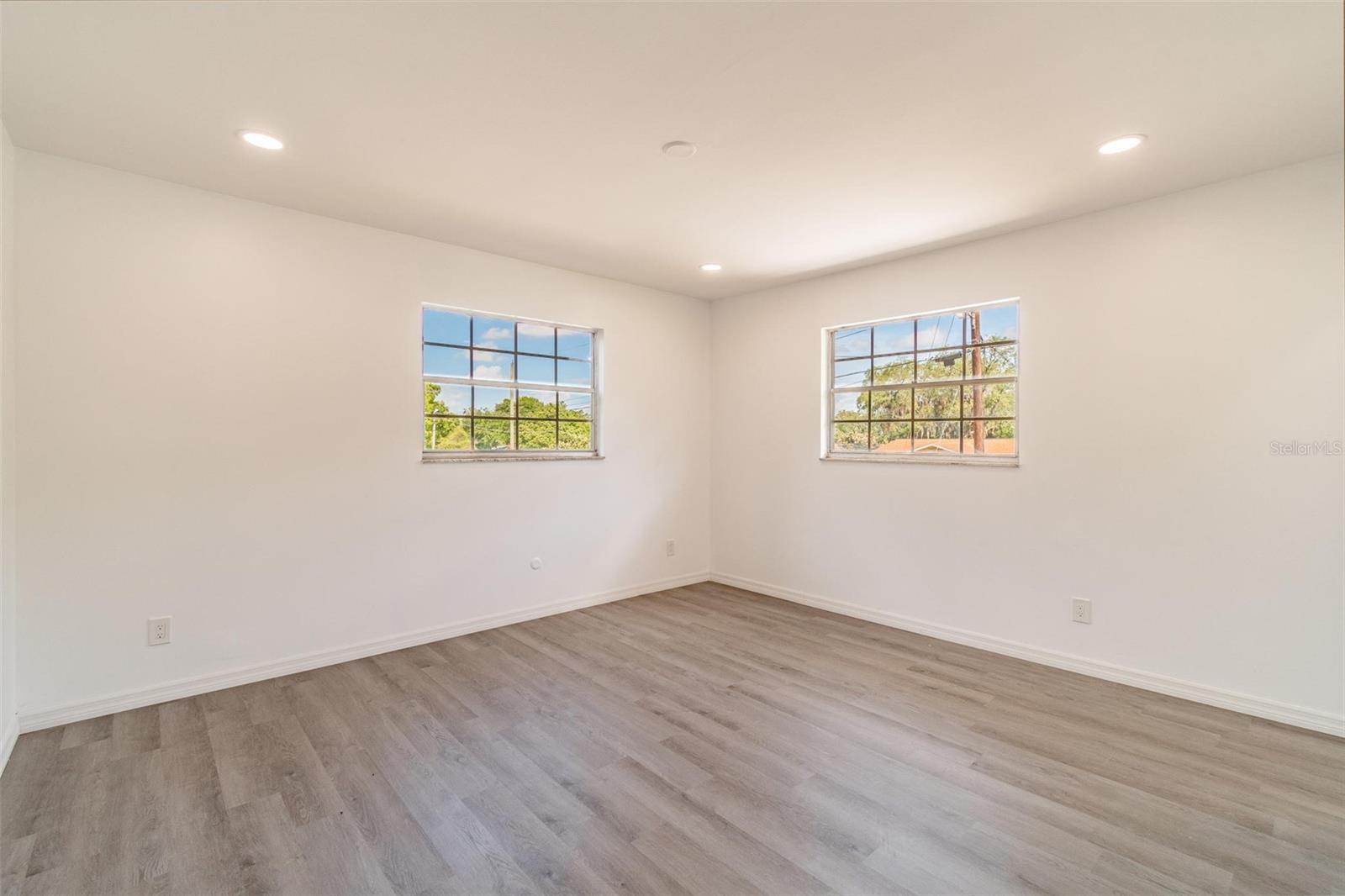 VIRTUAL STAGING