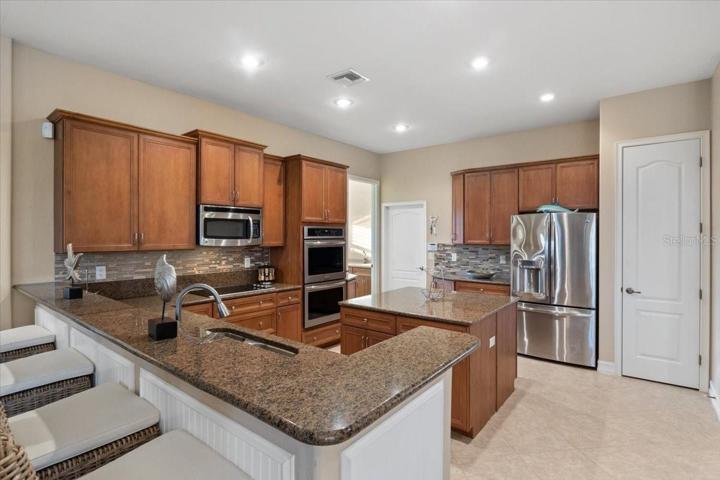 Breakfast bar in Kitchen