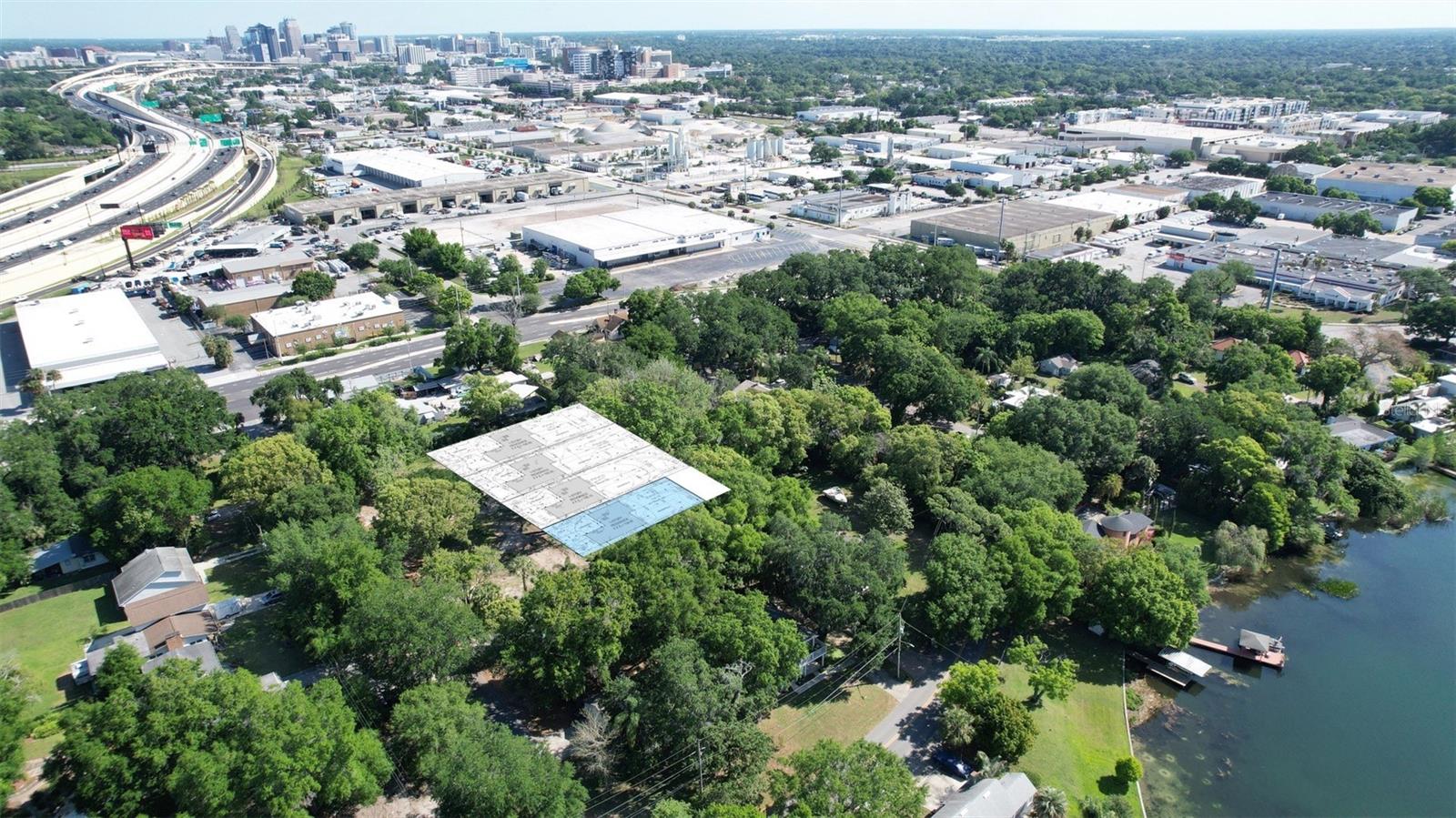 Close to all Downtown Orlando's Points of Interest.