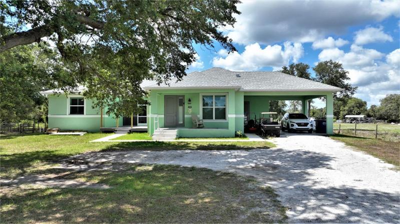 Country retreat on acreage in Alva, FL