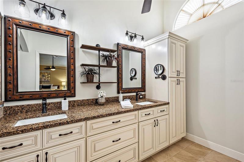 master bathroom, dual sinks