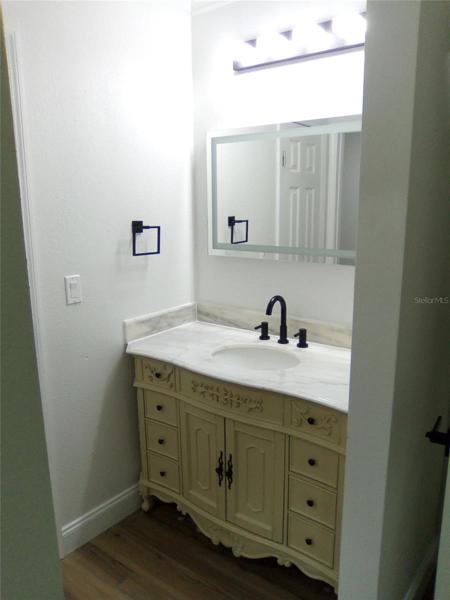 Master Vanity
