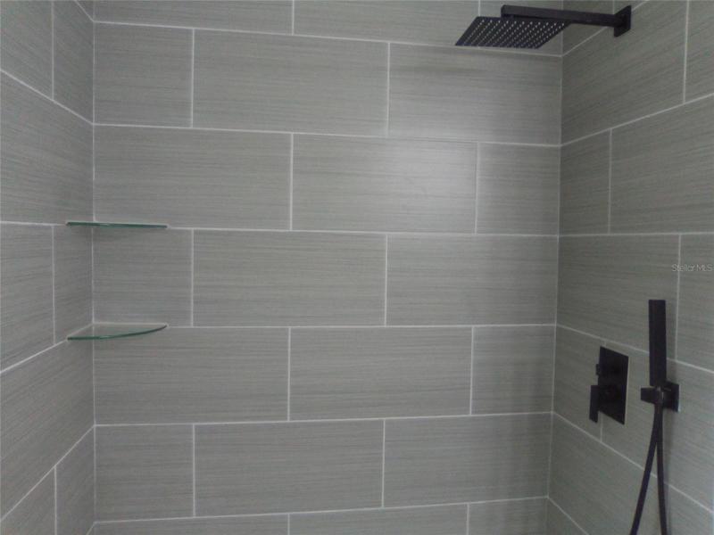 Bathroom Tub/Shower