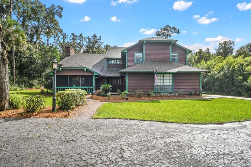 Welcome to your own paradise over an acre of property you have plenty of space to roam.