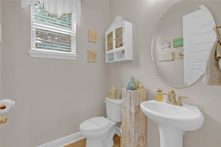 Powder room 1st floor 16328 WVL
