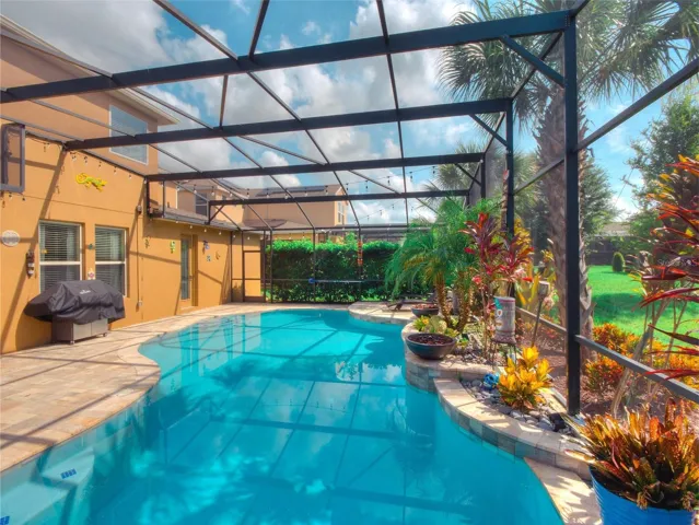 Pool yard area 16328WVL