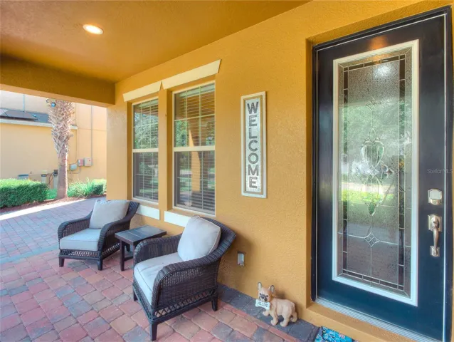 Front porch sitting area 16328WVL