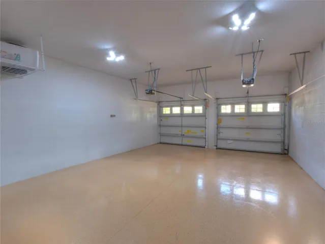 Garage 16328 WVL