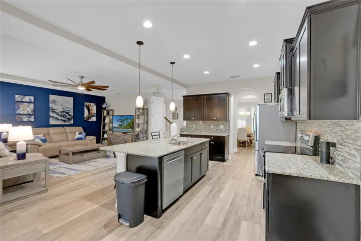 Living room kitchen 16328WVL