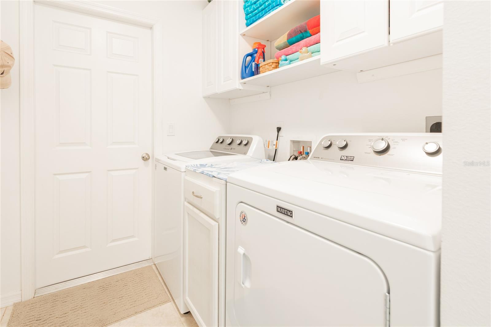 INTERIOR LAUNDRY