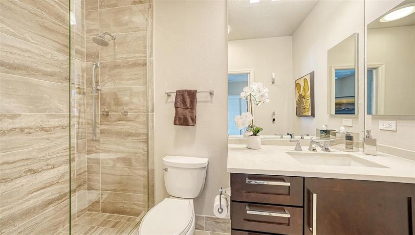 Guest Bath 1